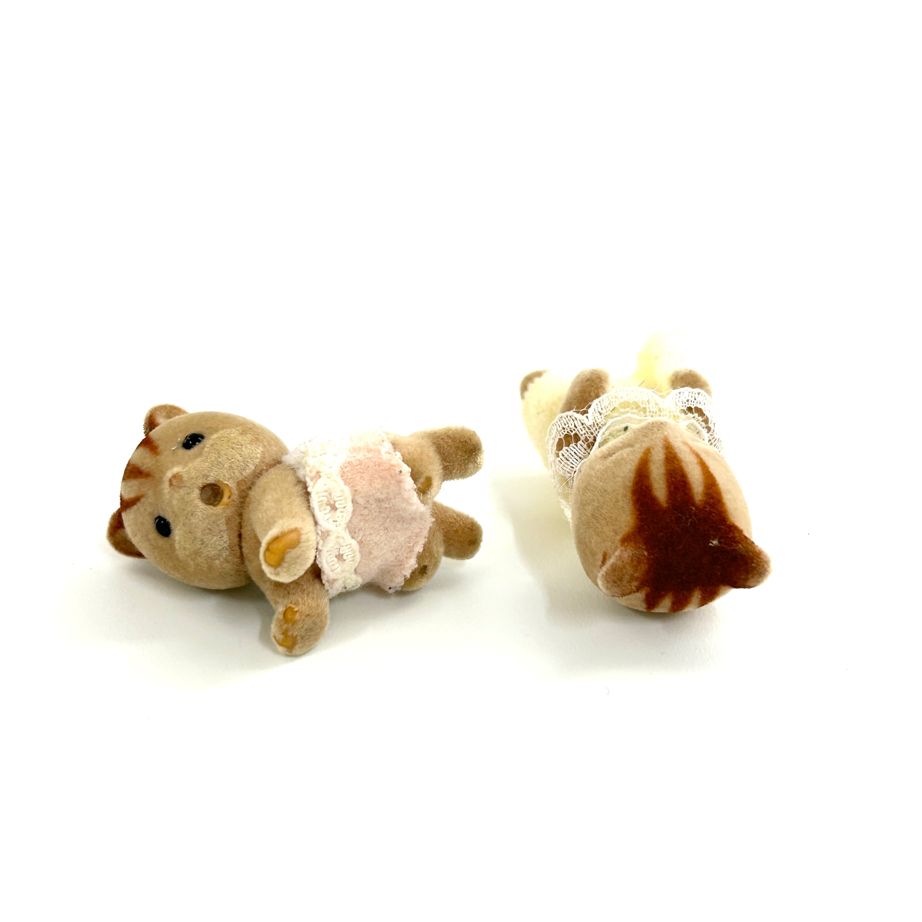 [used] Sleeping Walnut Squirrel Twins Sylvanian Families Calico Critters