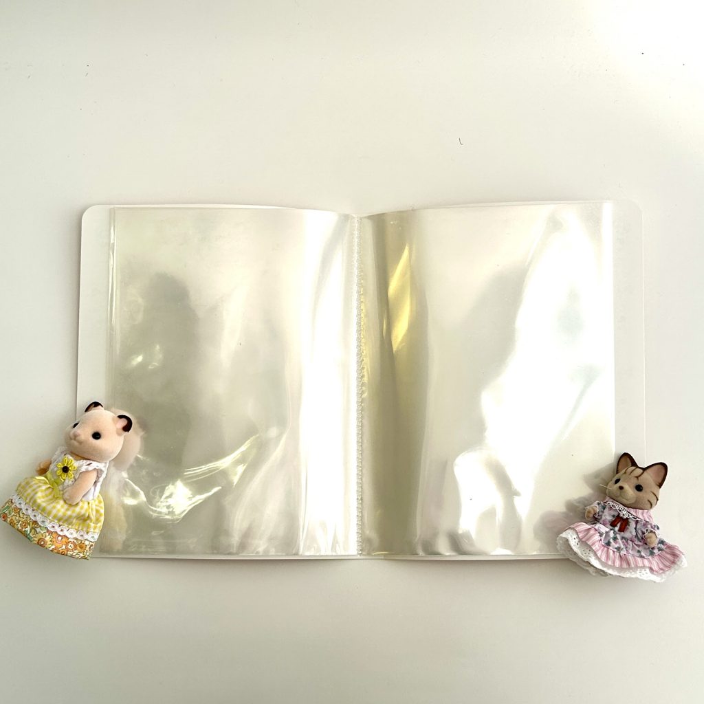 [used] Binder Sylvanian Families Calico Critters