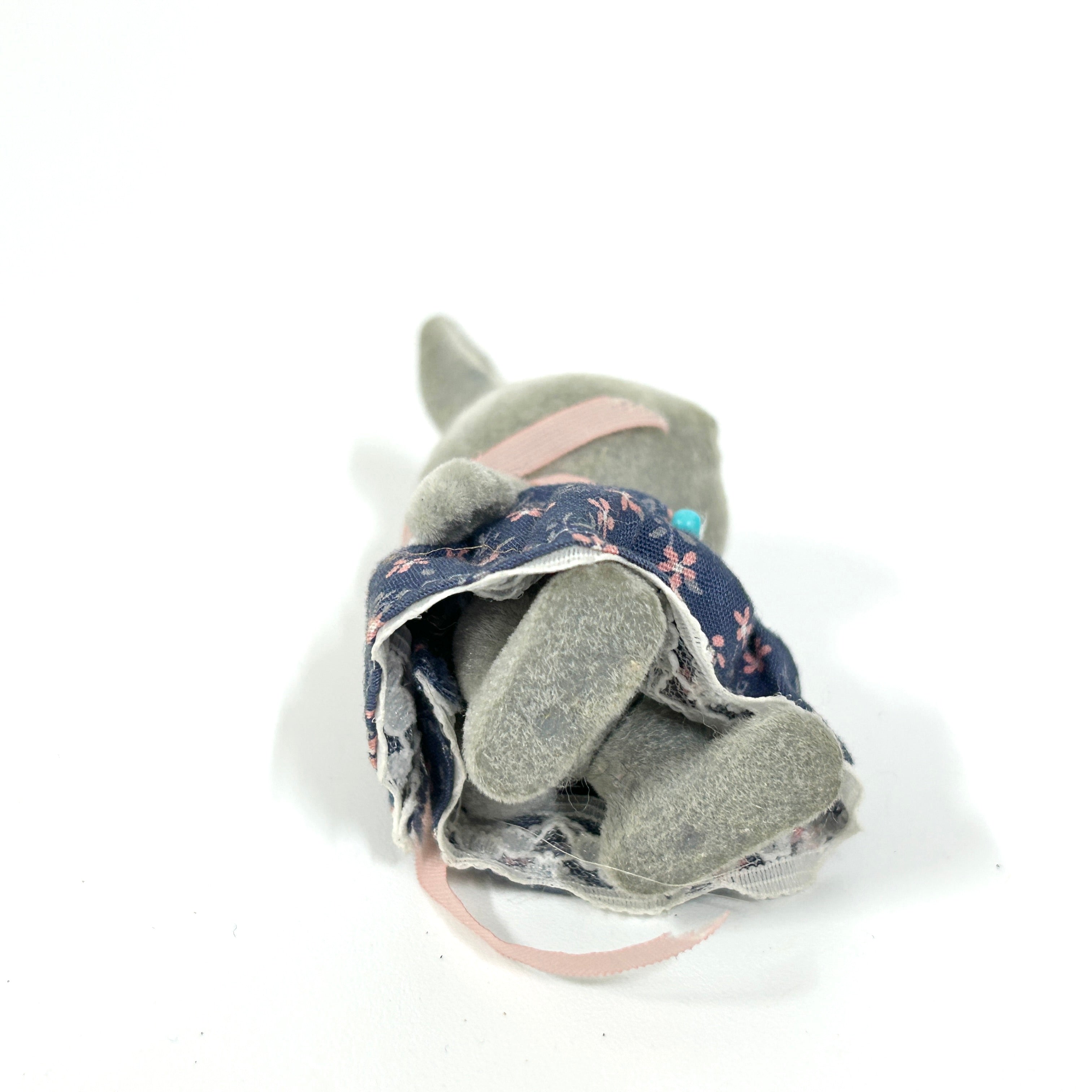 [used] Vintage Grey Rabbit Girl Sylvanian Families Calico Critters