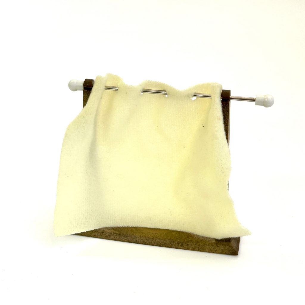 [used] Curtain Sylvanian Families Calico Critters