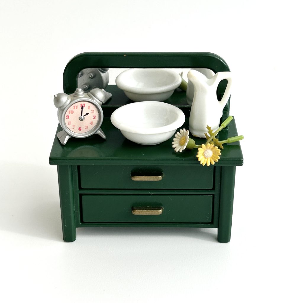 [used] Green Bedside Table Set Sylvanian Families Calico Critters