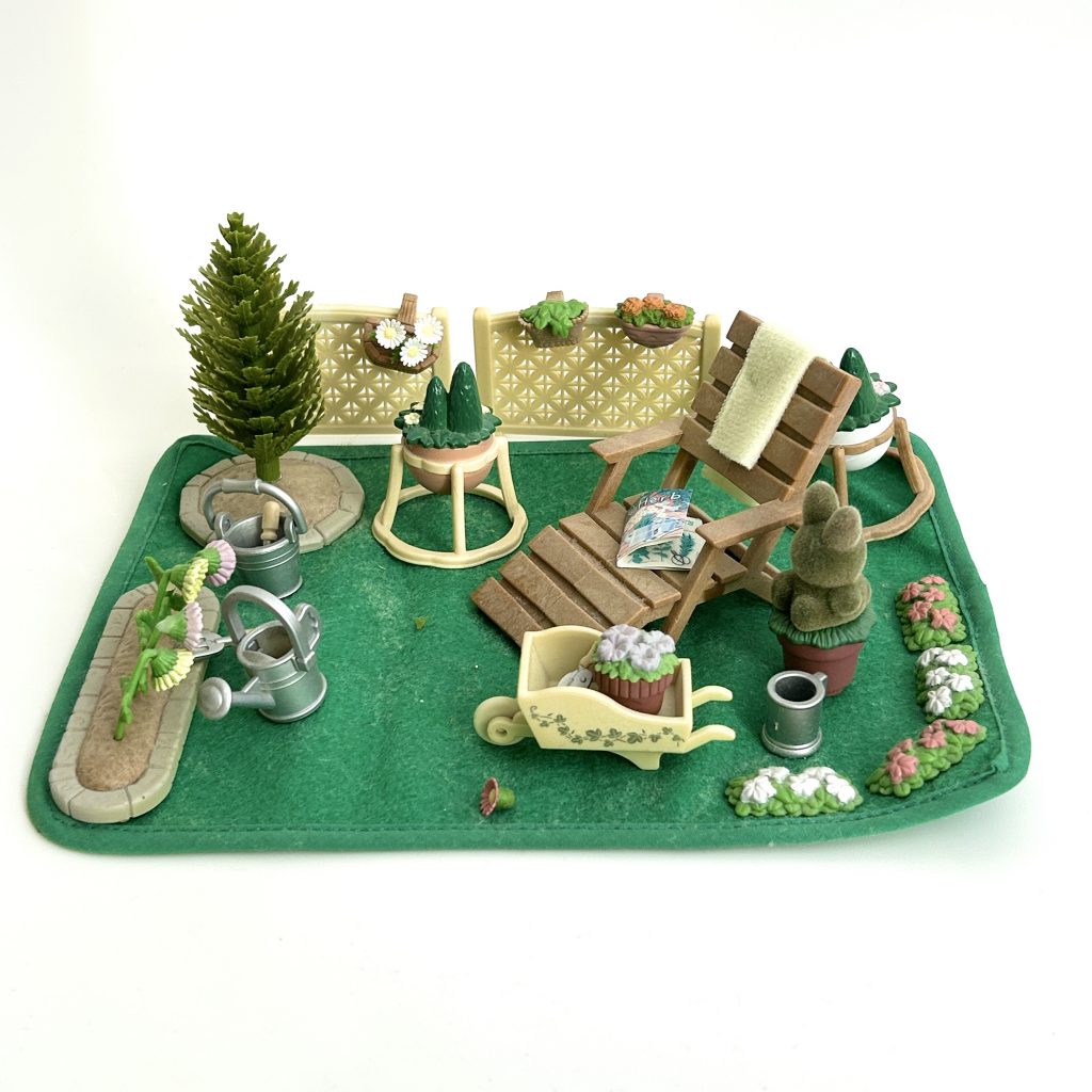 [used] Relaxing Garden Set Sylvanian Families Calico Critters
