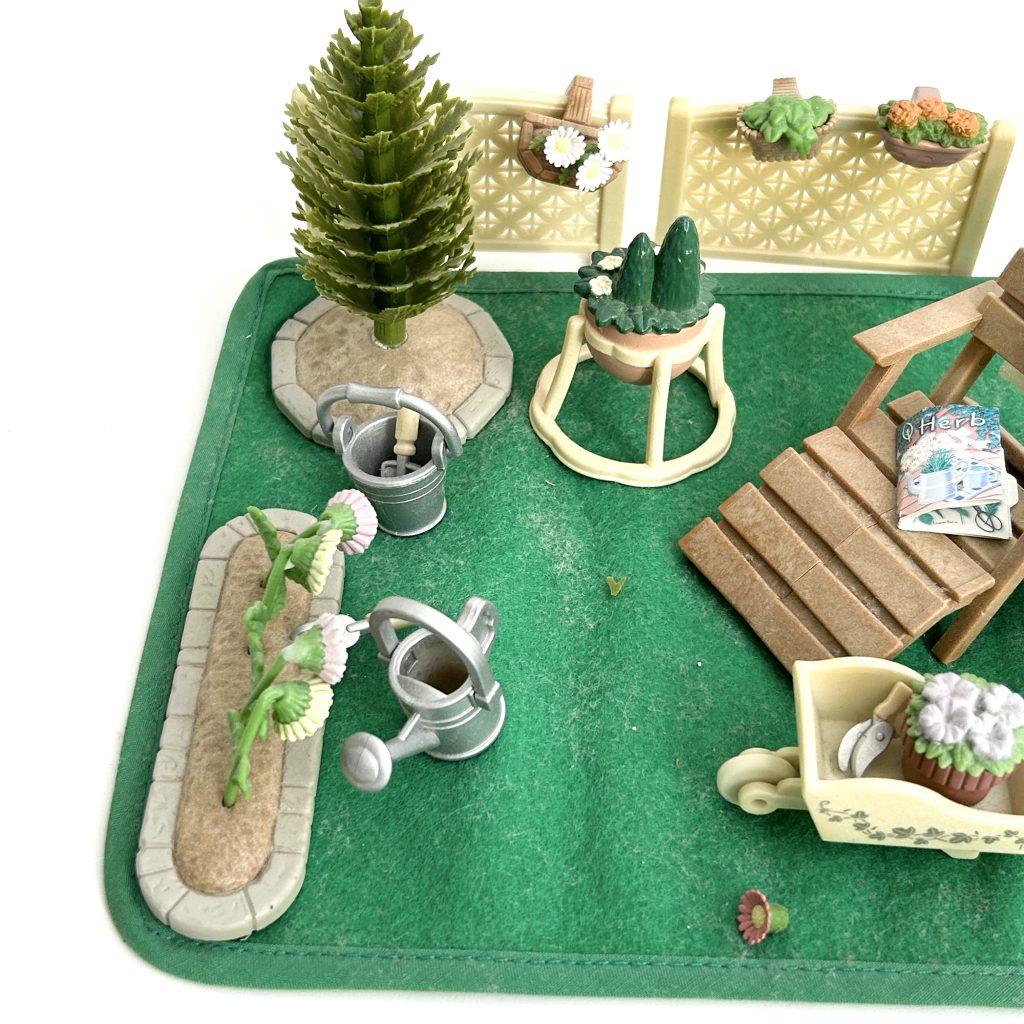 [used] Relaxing Garden Set Sylvanian Families Calico Critters