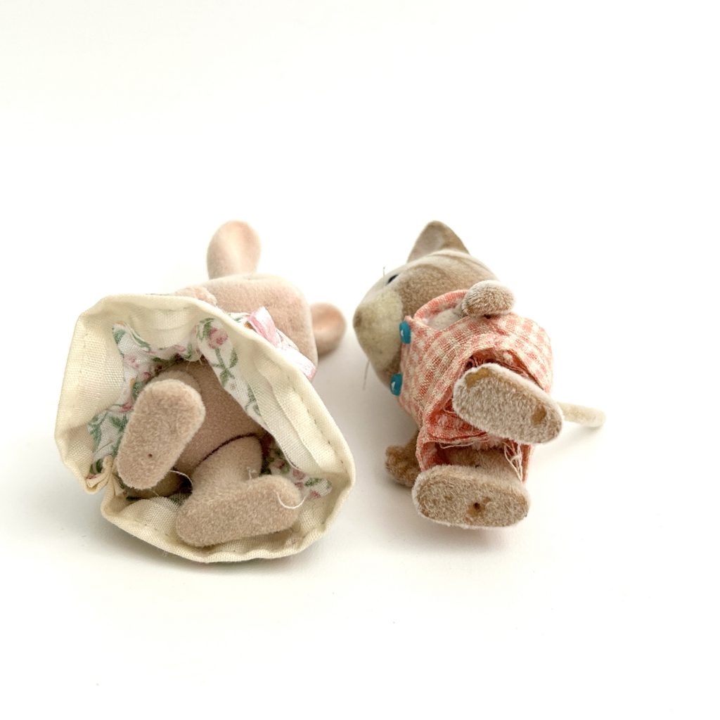 [used] Striped Cat Boy Milk Rabbit Girl Sylvanian Families Calico Critters