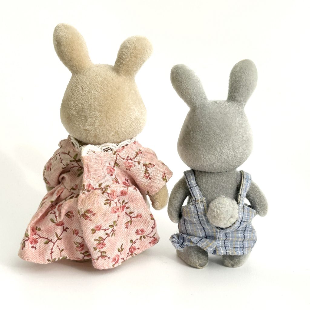 [used] Ivory Rabbit Mother Cottontail Rabbit Boy Sylvanian Families Calico Critters