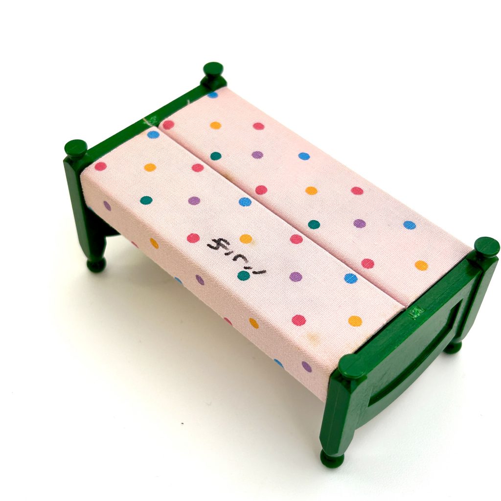 [used] Vintage Green Bed Set (M) Sylvanian Families Calico Critters