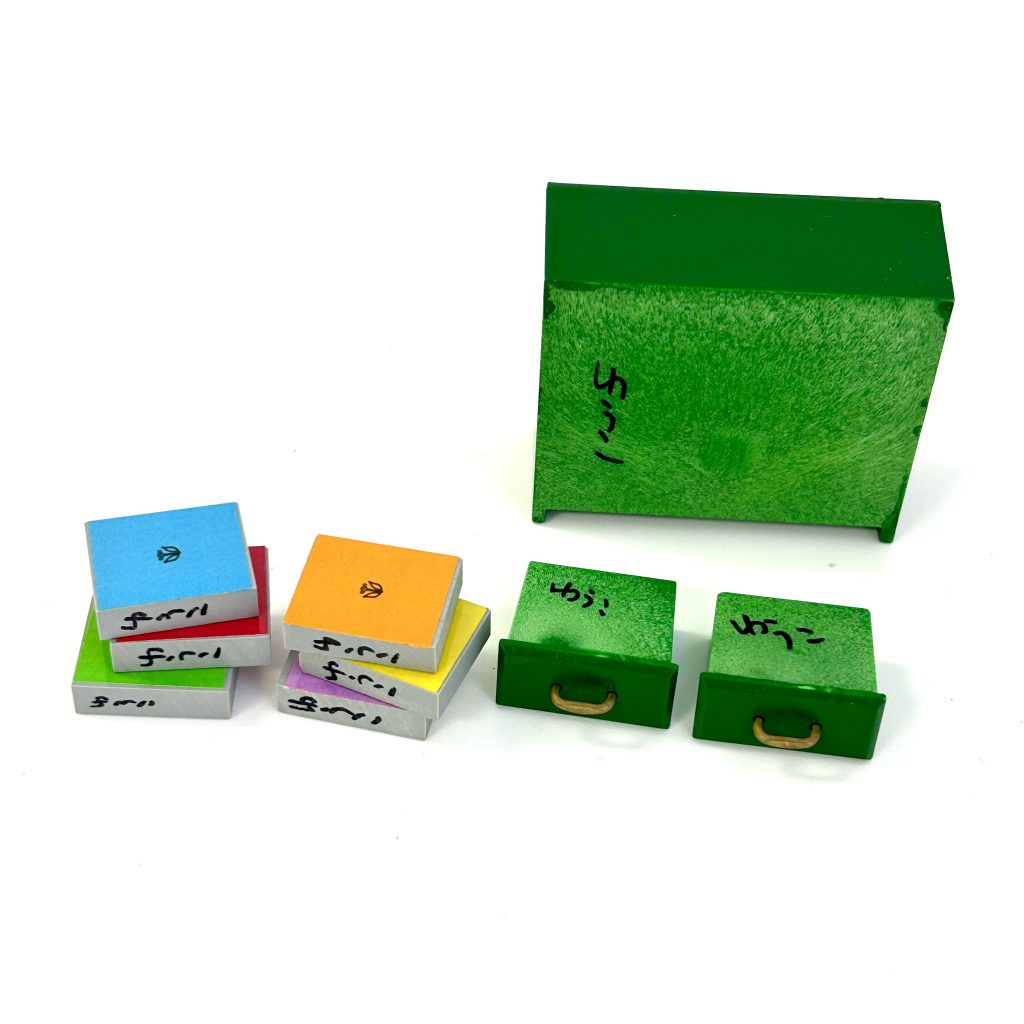 [used] Vintage Green Bookshelf Set Sylvanian Families Calico Critters