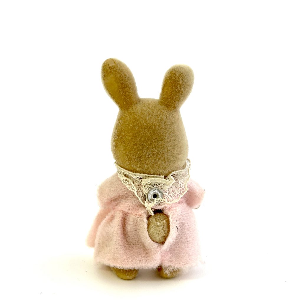 [used] Vintage Ivory Rabbit Girl Sylvanian Families Calico Critters