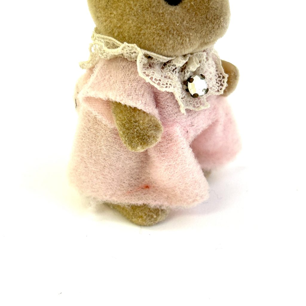 [used] Vintage Ivory Rabbit Girl Sylvanian Families Calico Critters