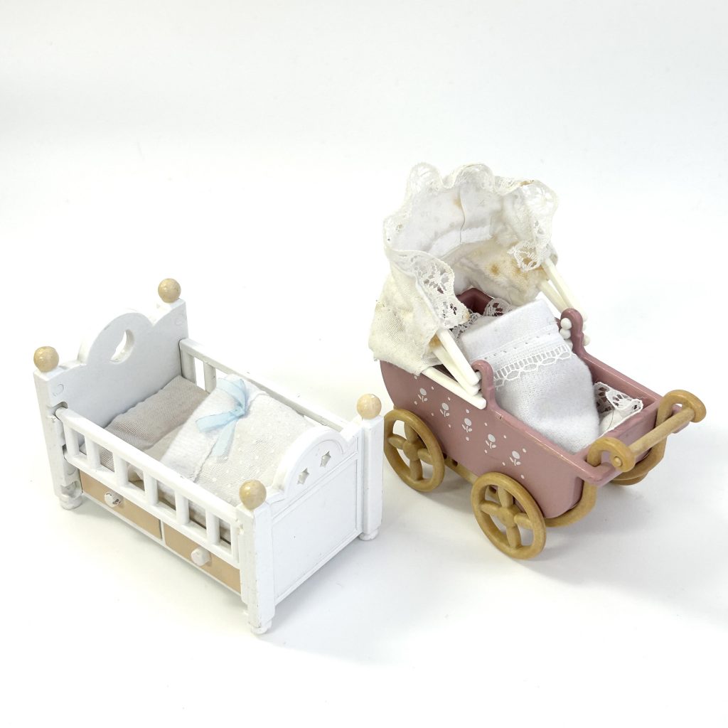 [used] Baby Bed & Stroller Sylvanian Families Calico Critters