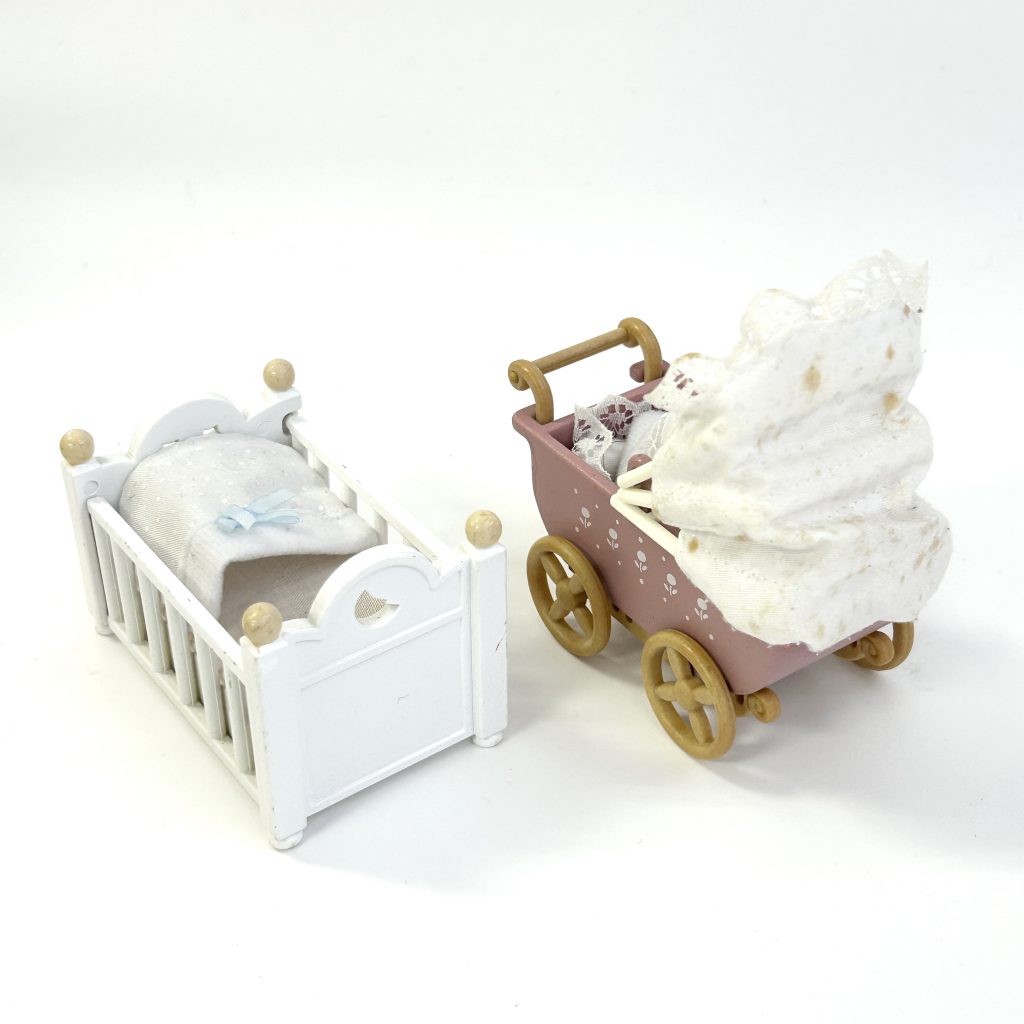 [used] Baby Bed & Stroller Sylvanian Families Calico Critters