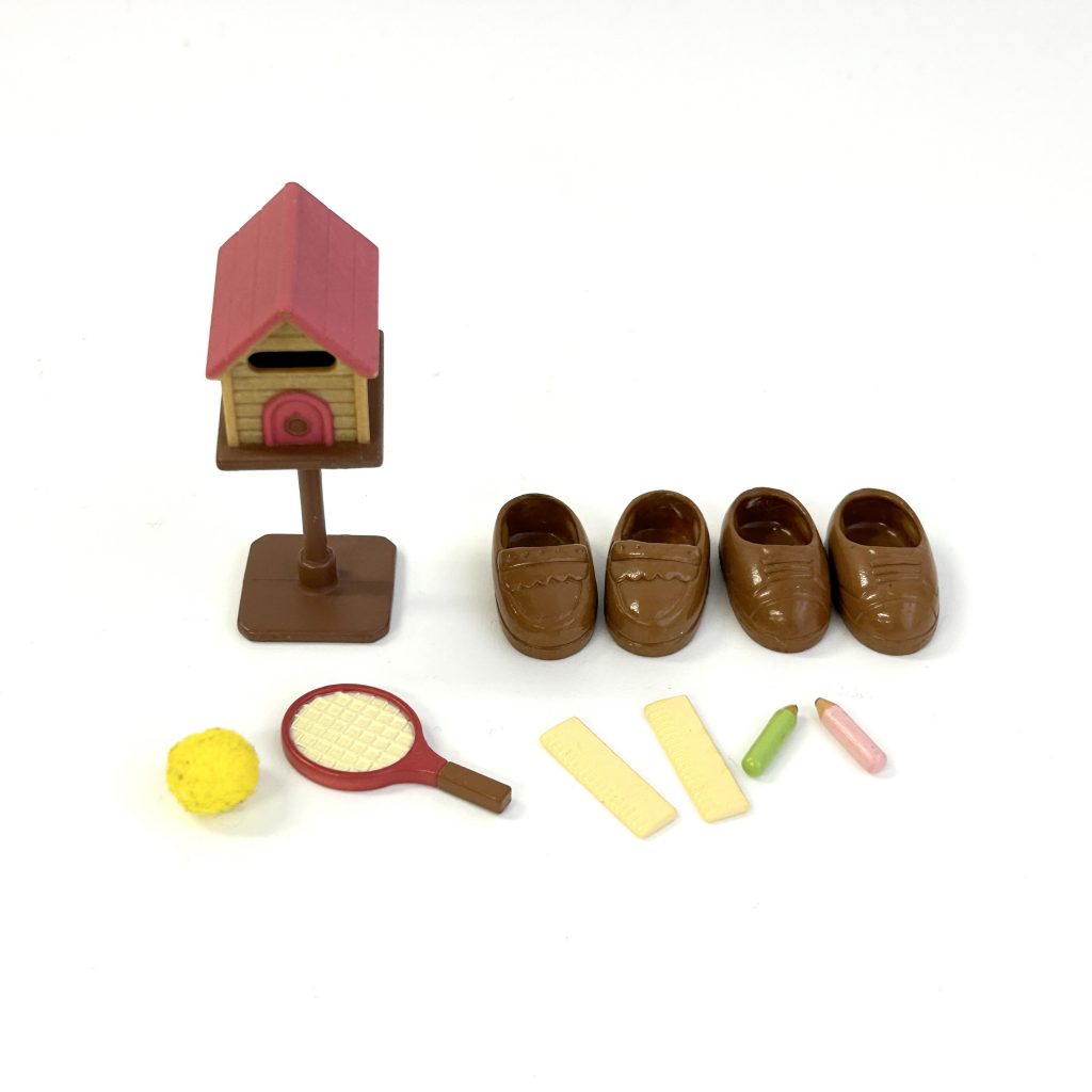 [used] Mailbox & Shoes with Racket Sylvanian Families Calico Critters