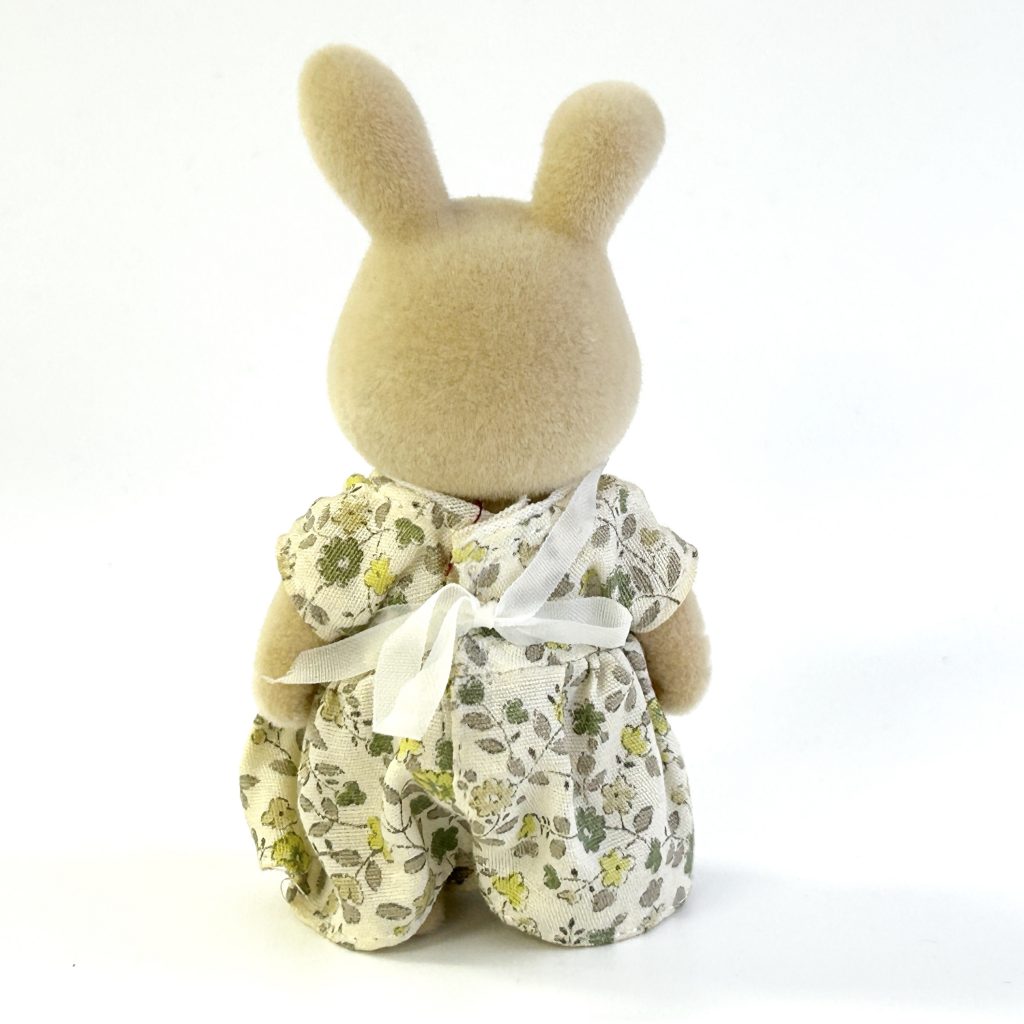 [used] Vintage Ivory Rabbit Mother Sylvanian Families Calico Critters