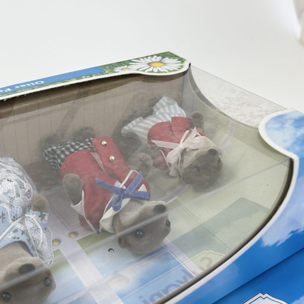 [used] Otter Family Flair 4061F Sylvanian Families Calico Critters