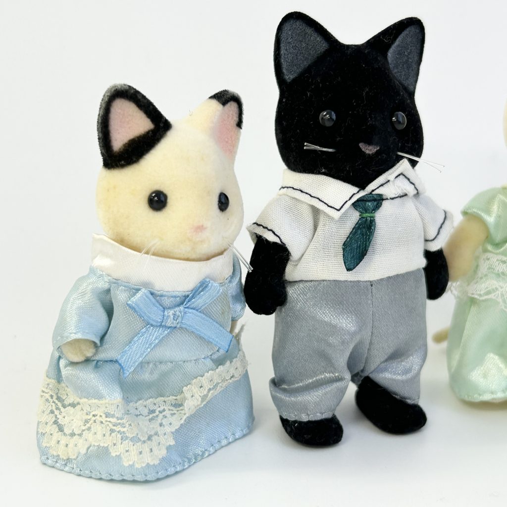 [used] Charcoal Cat Family Sylvanian Families Calico Critters