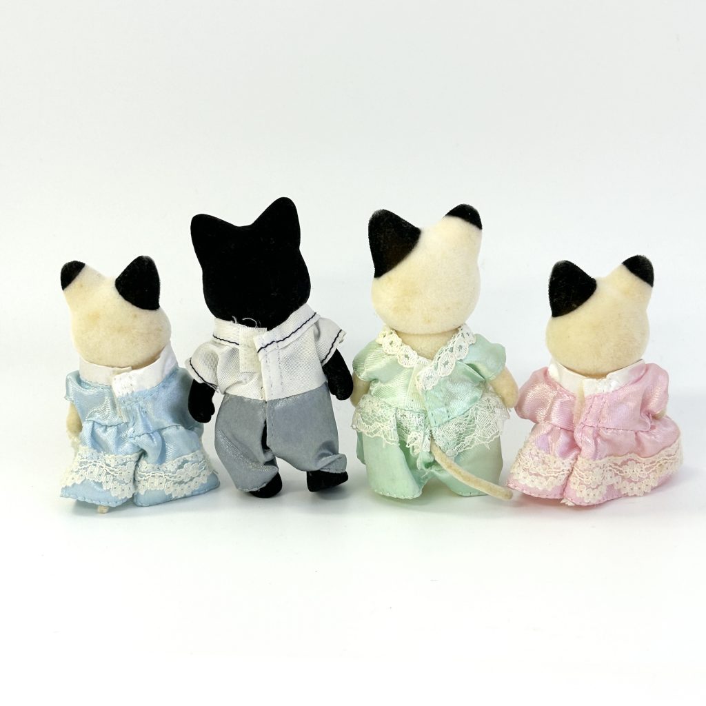 [used] Charcoal Cat Family Sylvanian Families Calico Critters