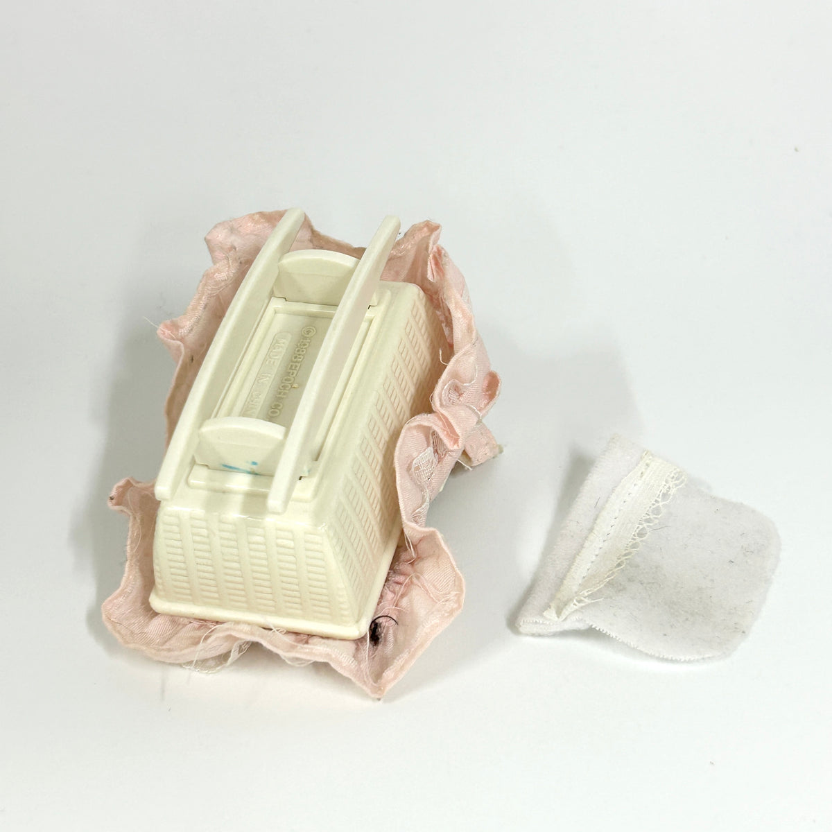 [used] Pink Cradle Sylvanian Families Calico Critters