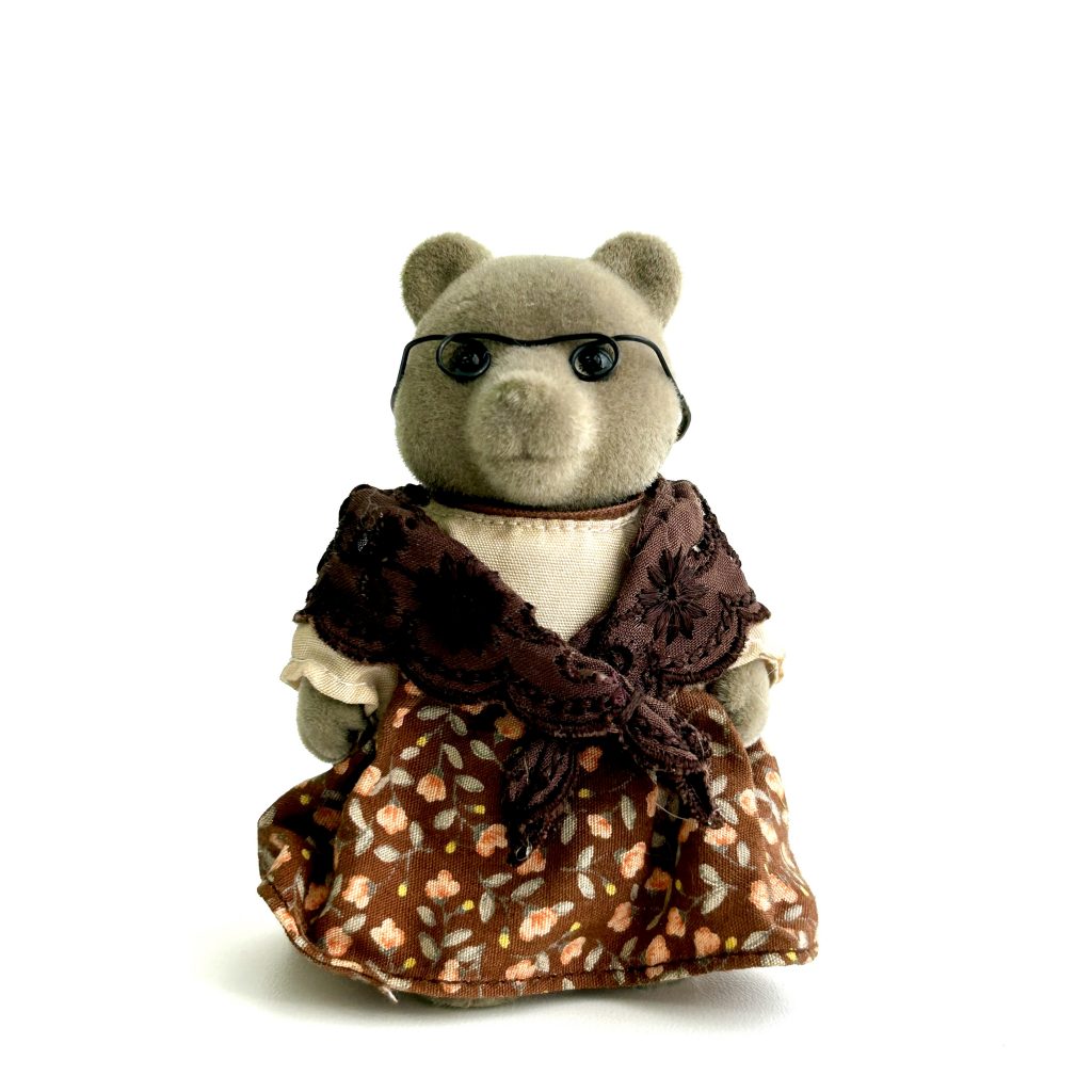 [used] Vintage Bear Grand Mother Sylvanian Families Calico Critters