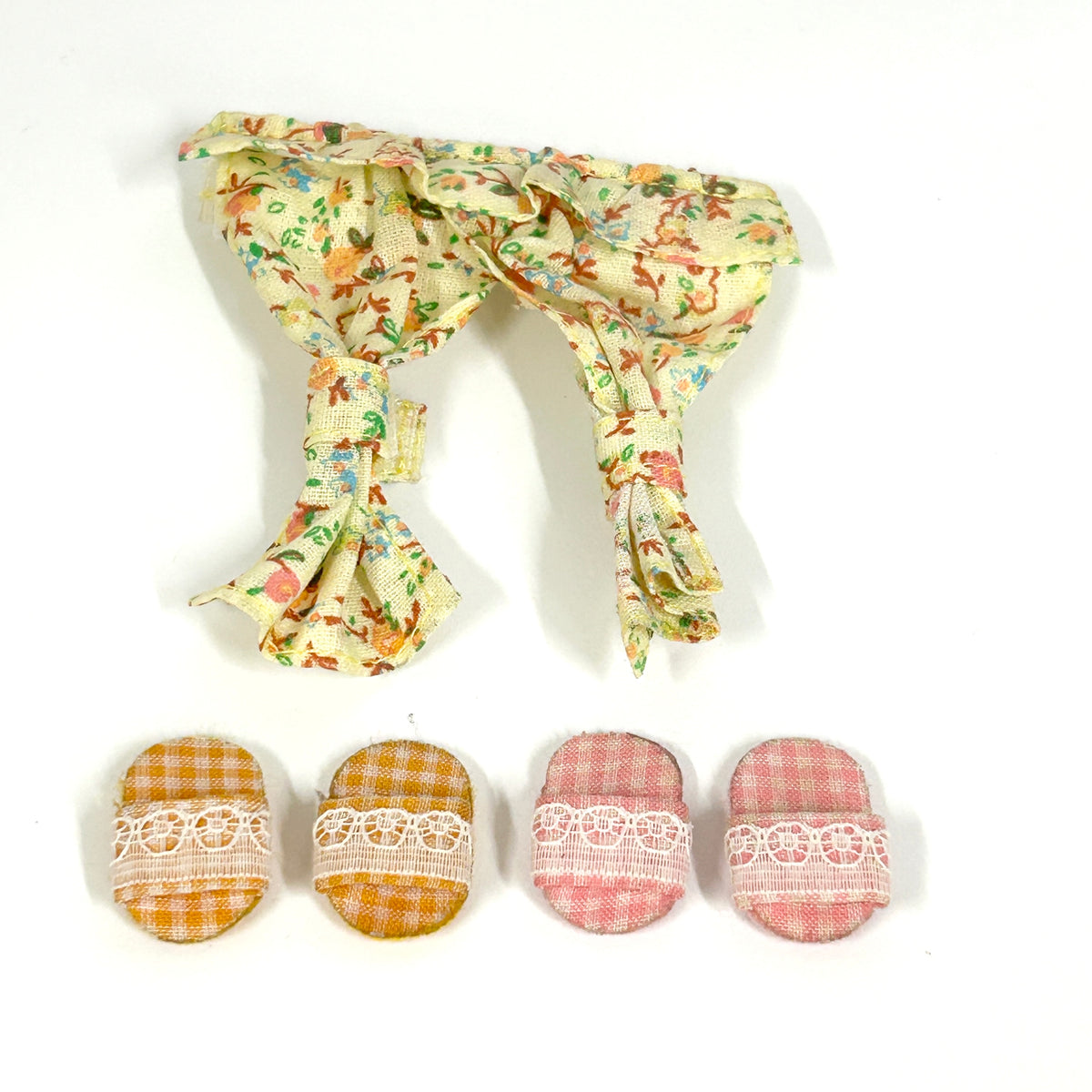 [used] Curtain and Slippers Set Sylvanian Families Calico Critters
