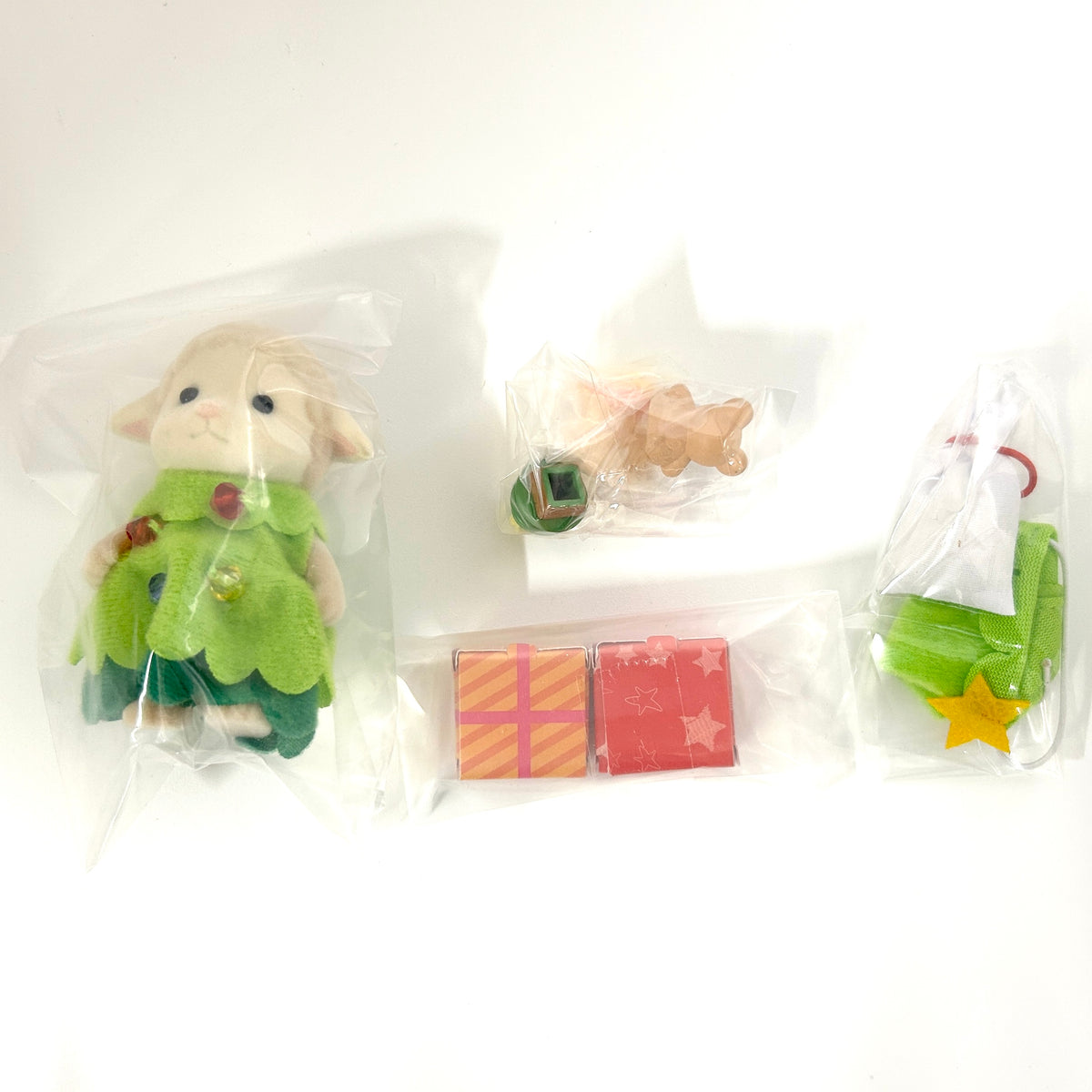 [used] Holiday Gift Set with Sheep Girl Christmas 2023 Sylvanian Families Calico Critters