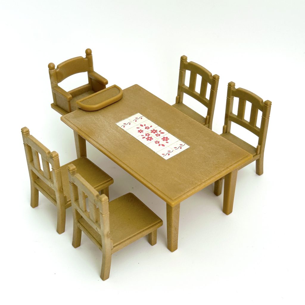 [used] Family Table Set Sylvanian Families Calico Critters