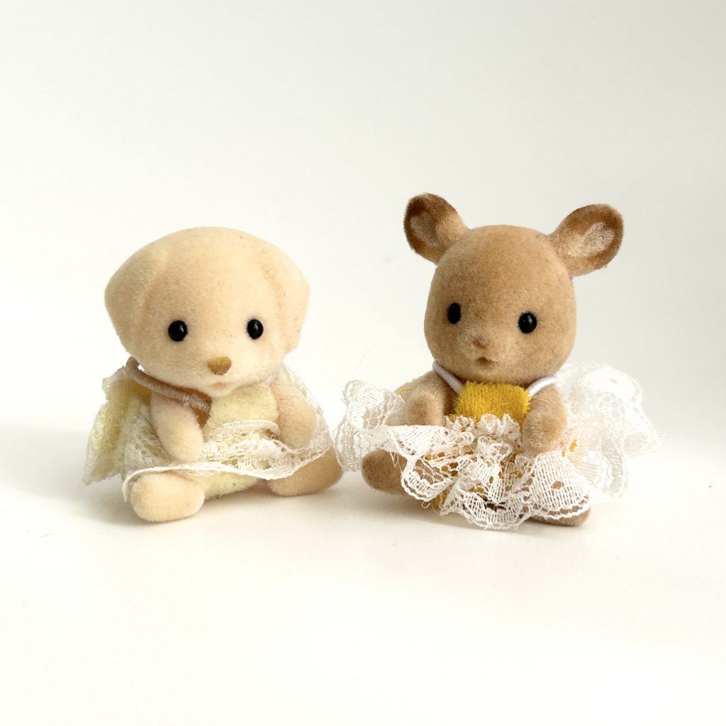 [used] Deer Baby and Yellow Labrador Baby Sylvanian Families Calico Critters