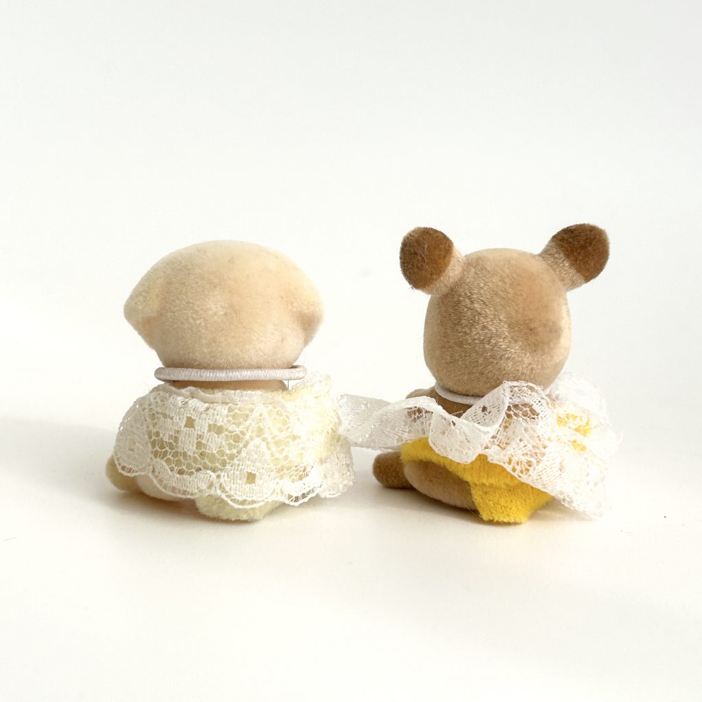 [used] Deer Baby and Yellow Labrador Baby Sylvanian Families Calico Critters