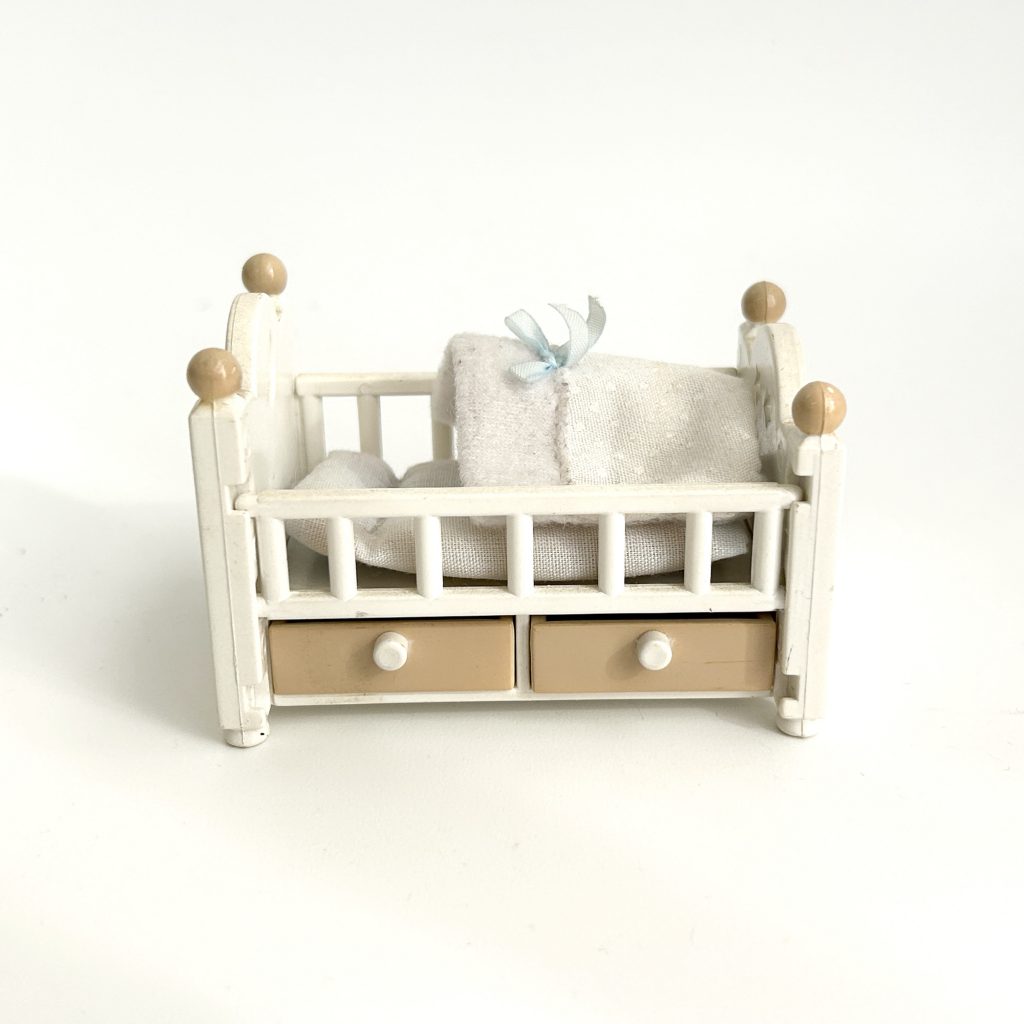 [used] Baby Bed Sylvanian Families Calico Critters