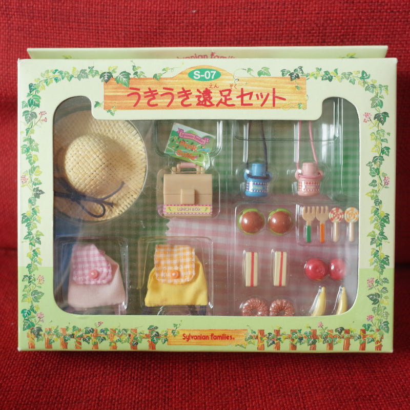 SCHOOL FIELD TRIP SET S-07 Epoch Retired Sylvanian Families