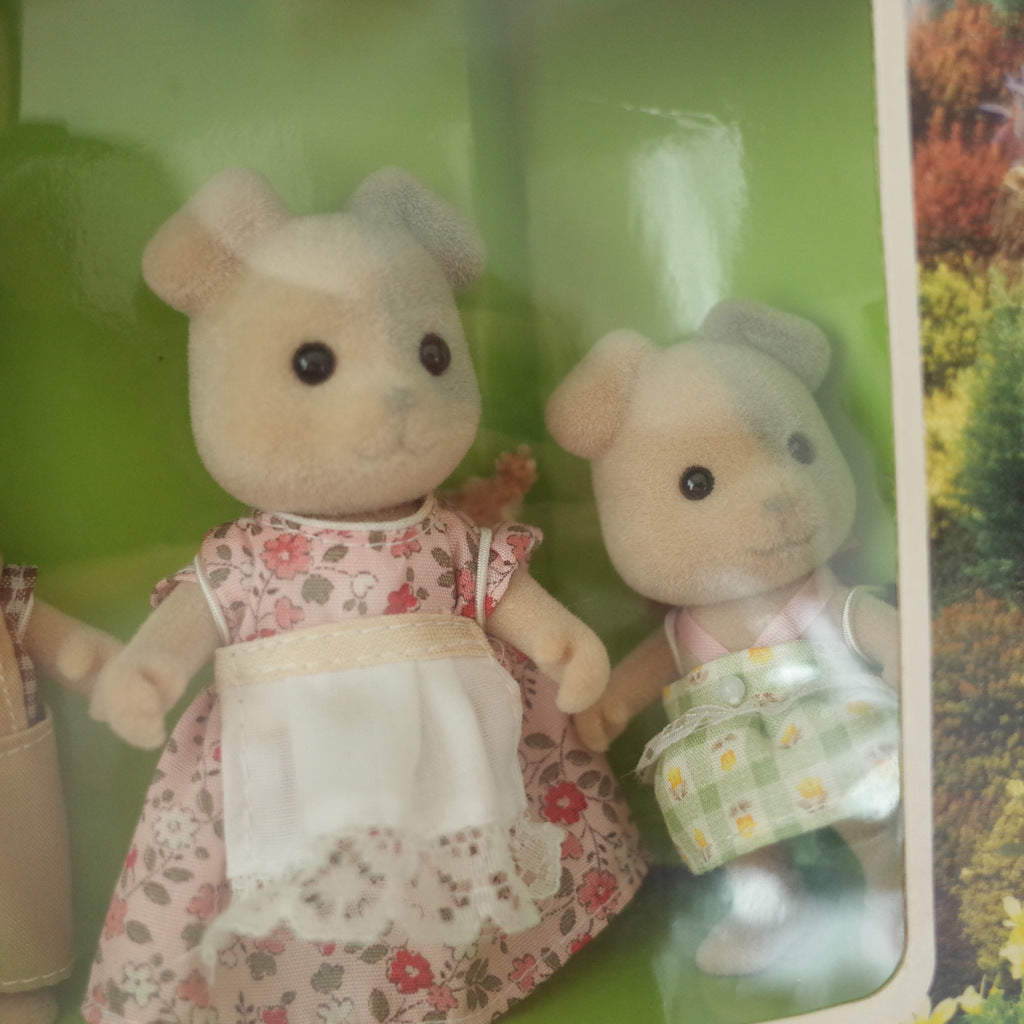 The Forrester Dog Family 4068 Sylvanian Families Calico Critters