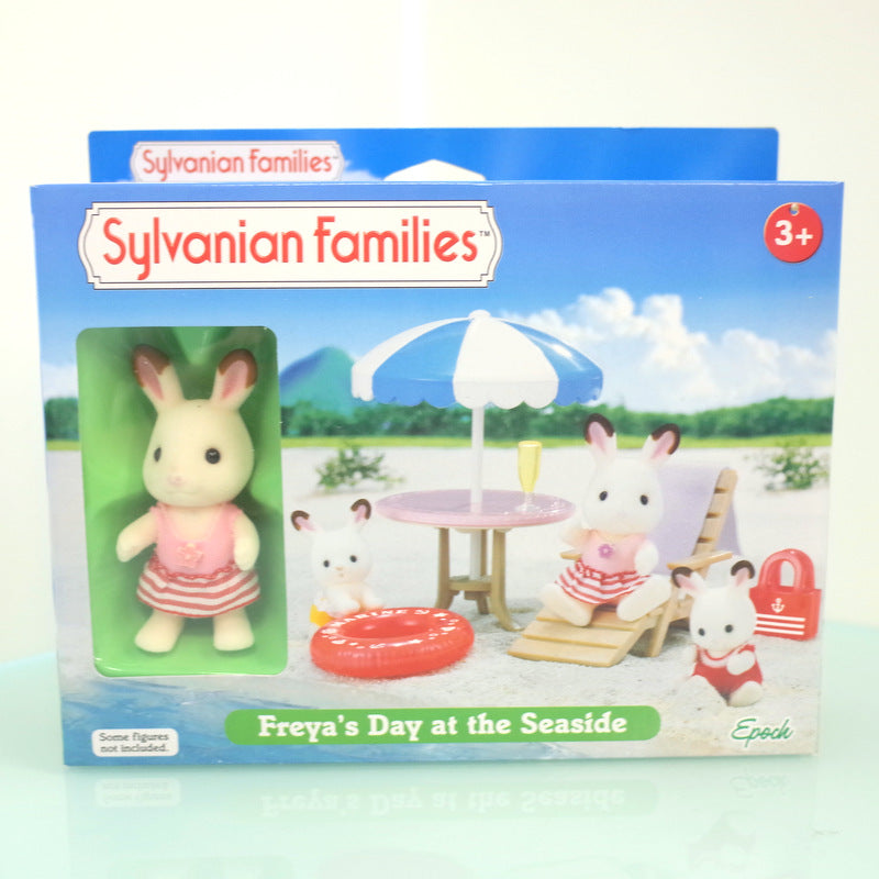 Freya's Day At The Seaside 4672 Sylvanian Families Calico Critters