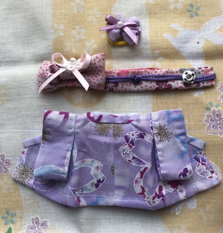 Kimono hecho a mano para la madre Purple Flower Calico Critters